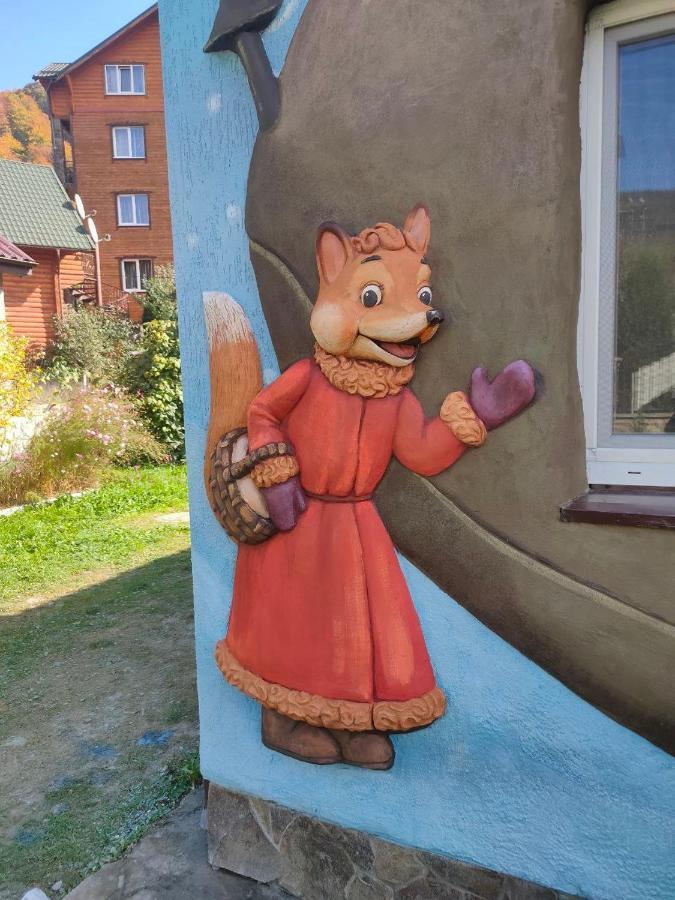 Рукавичка Yaremtche Extérieur photo