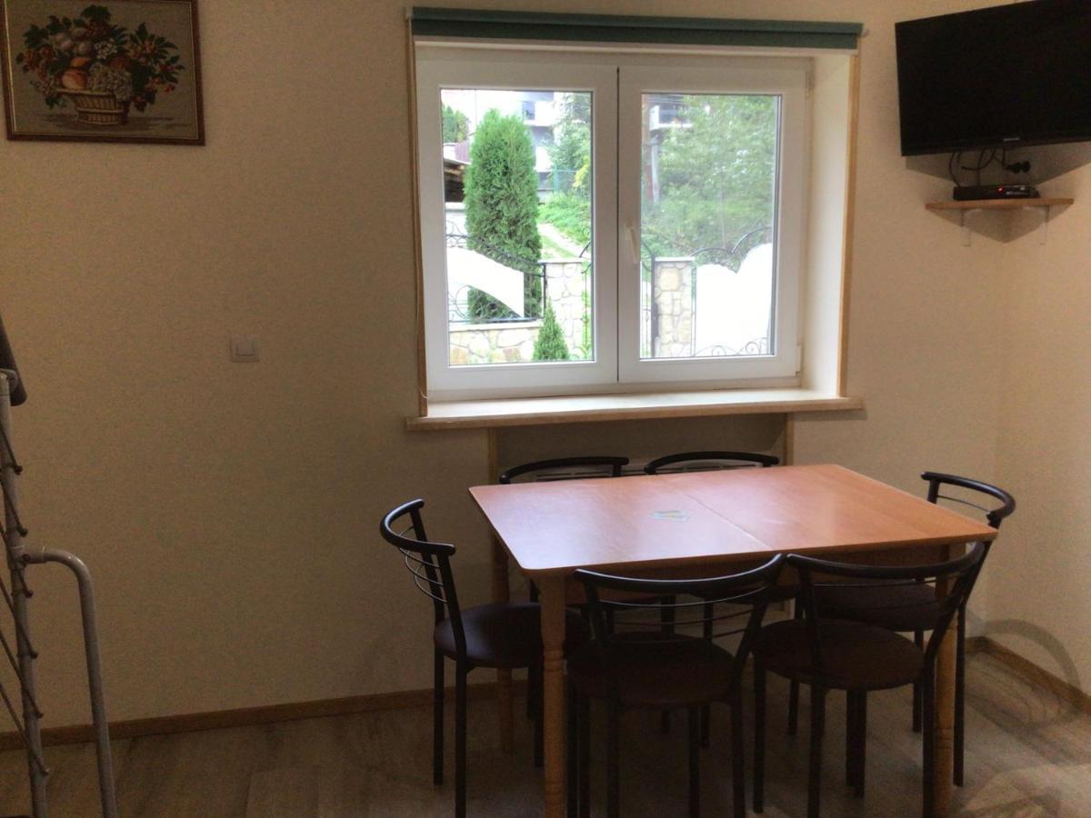 Рукавичка Yaremtche Extérieur photo
